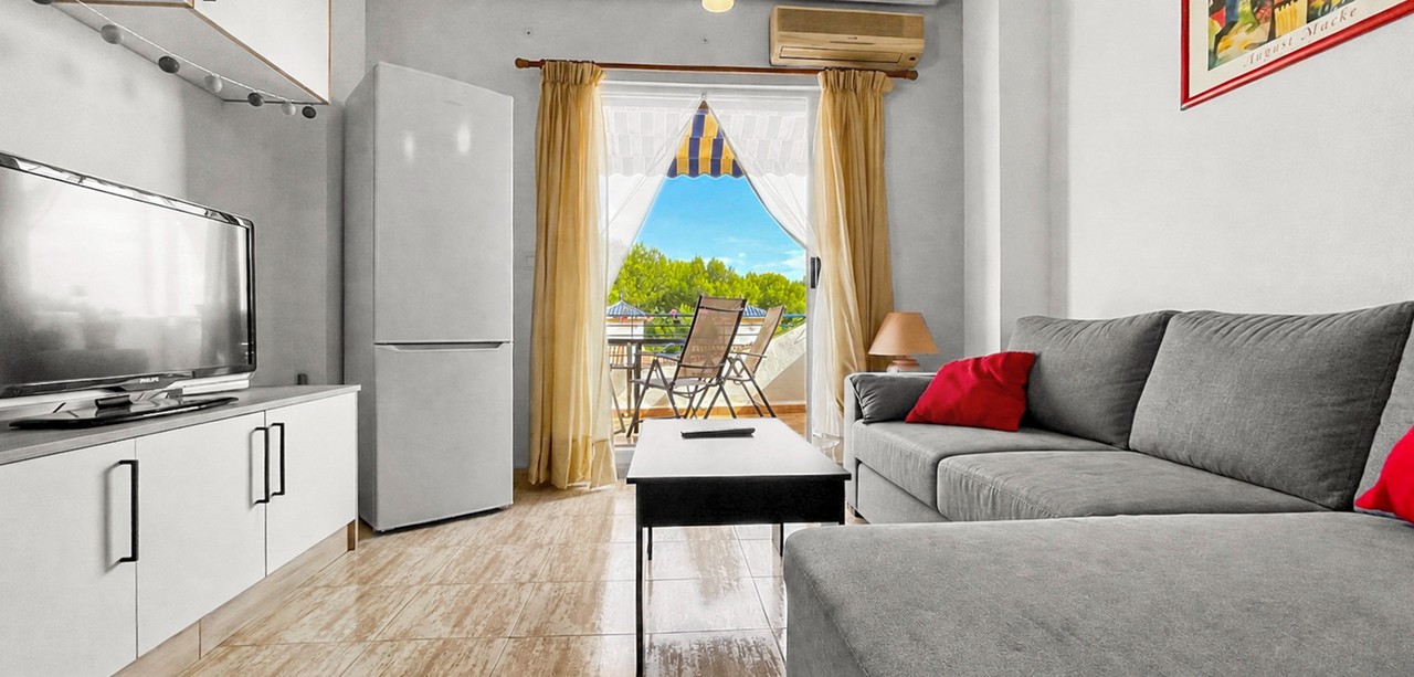 Apartment in Mil Palmeras - Image 3