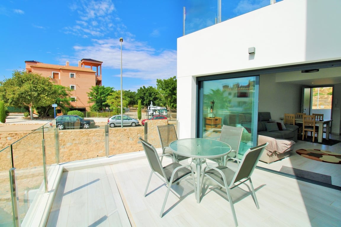 Apartment in Villamartin - Image 3