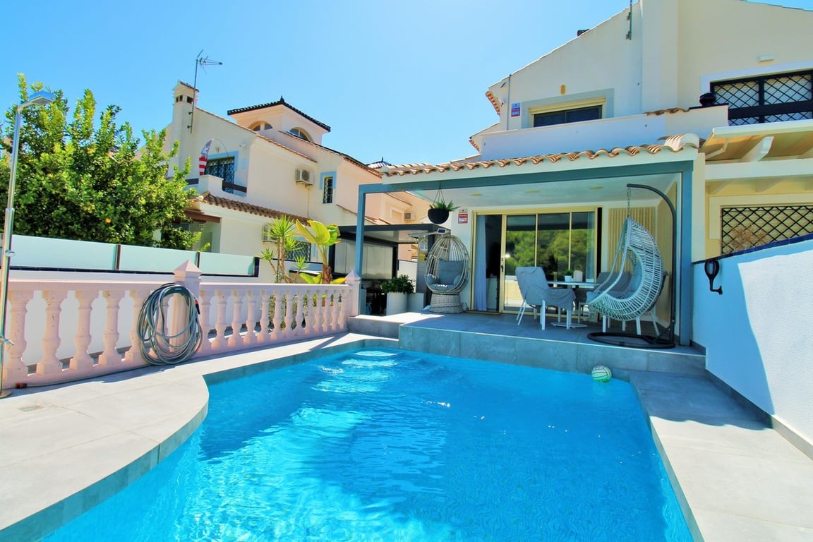 Villa in Mil Palmeras