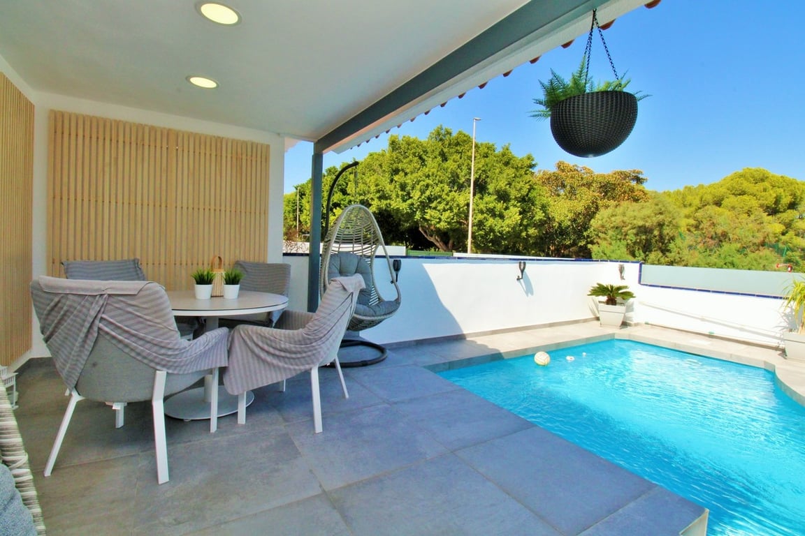 Villa in Mil Palmeras - Image 3