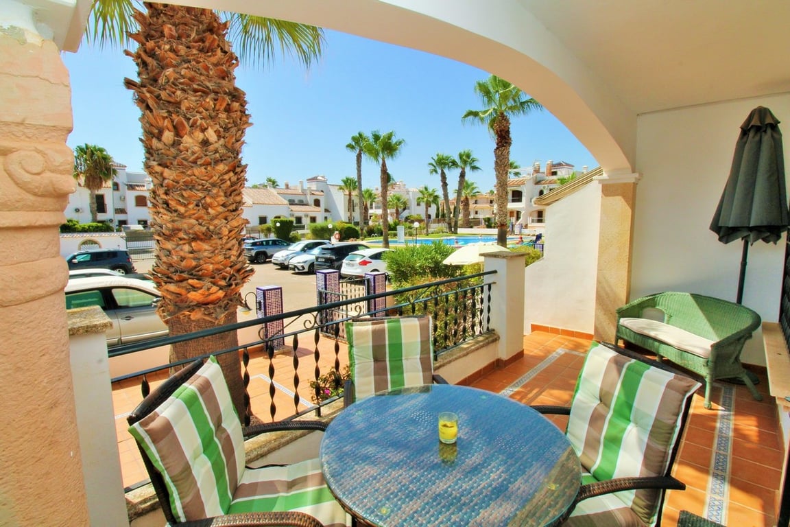 Apartment in Villamartin - Image 3