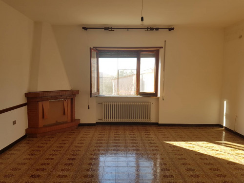 Apartment in Arce - Image 2