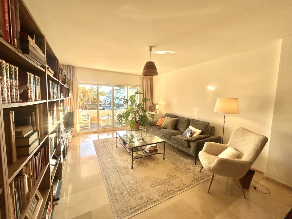 Apartment in Guadalmina - Image 3