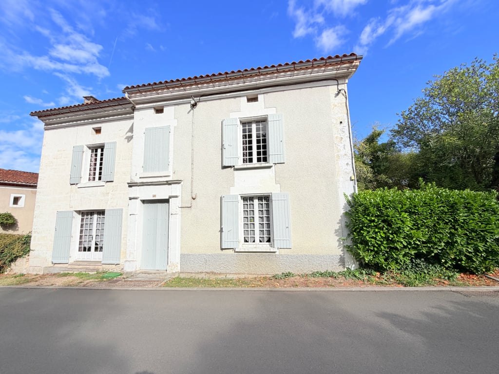 House in Rioux-Martin