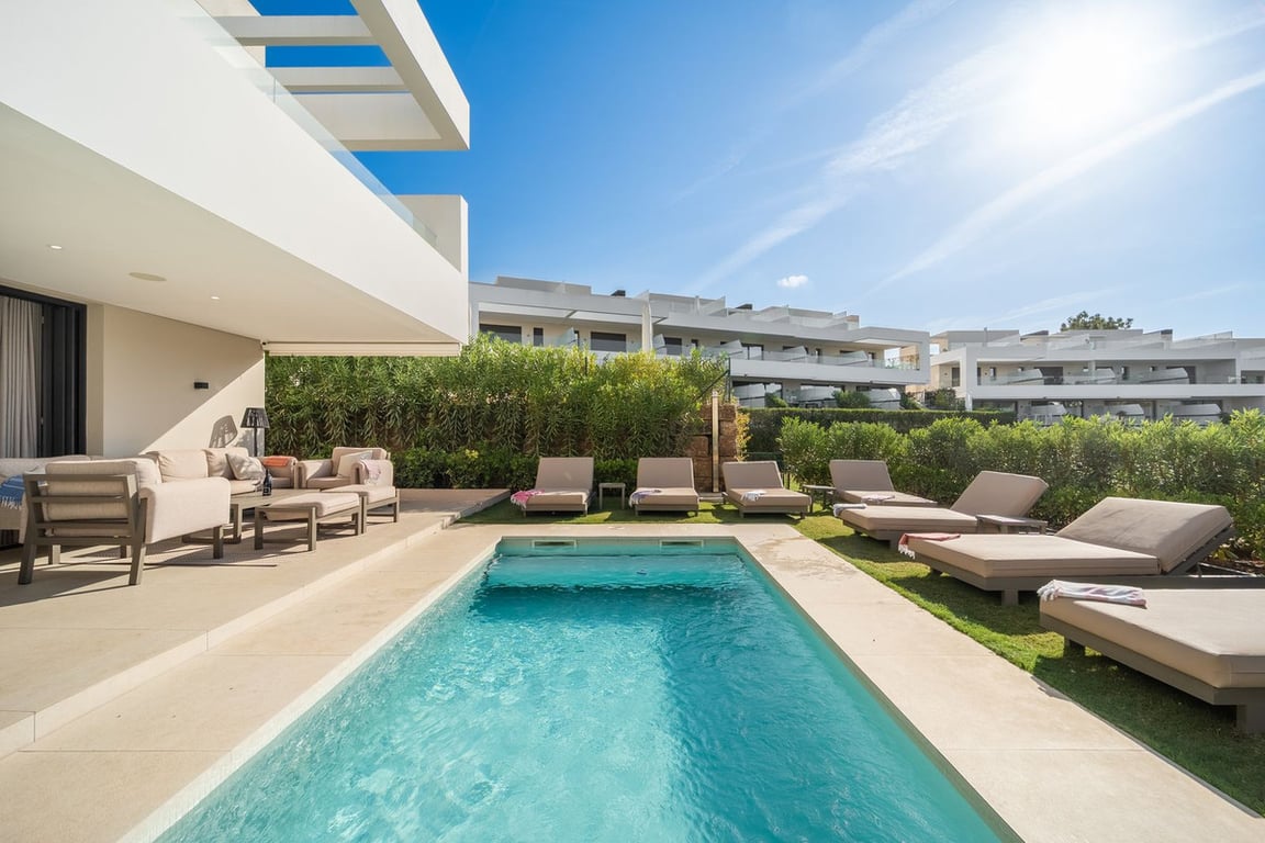 Villa in Elviria - Image 2