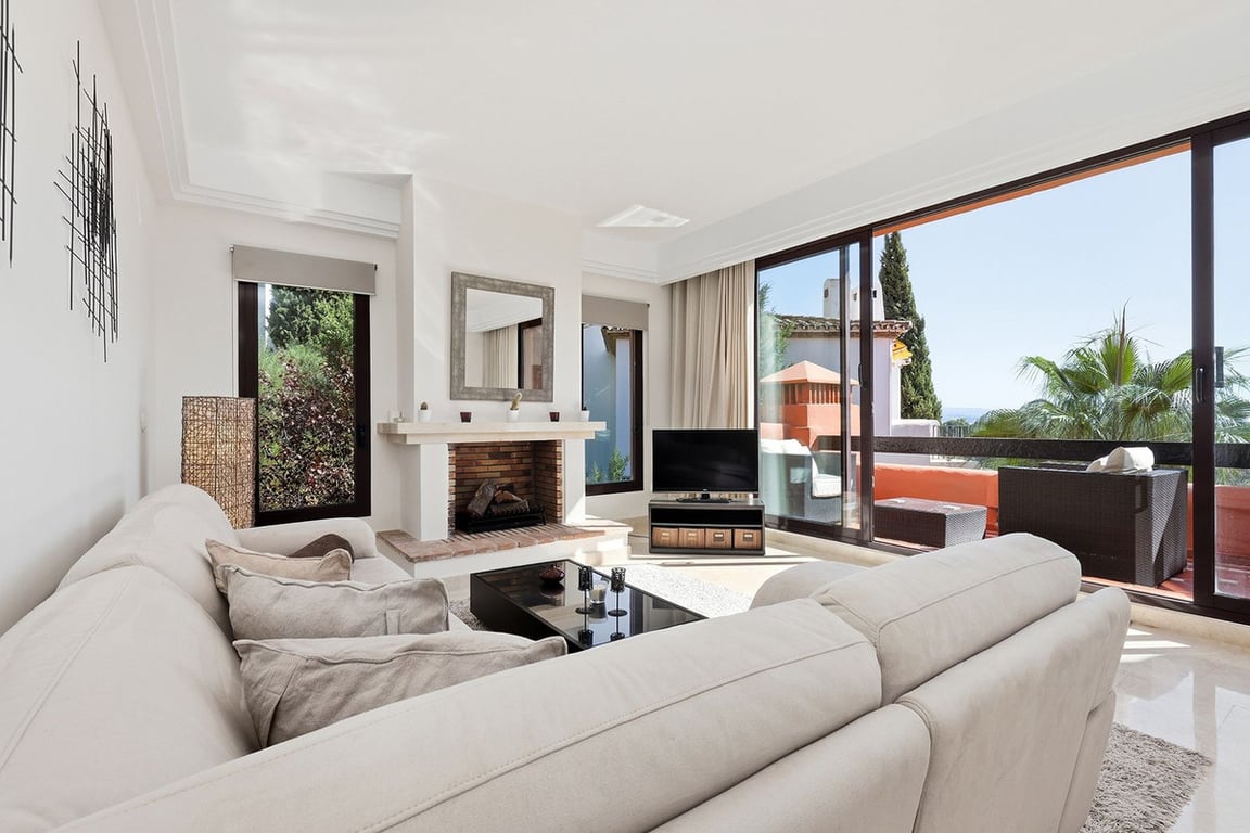 Penthouse in Benahavis - Image 2