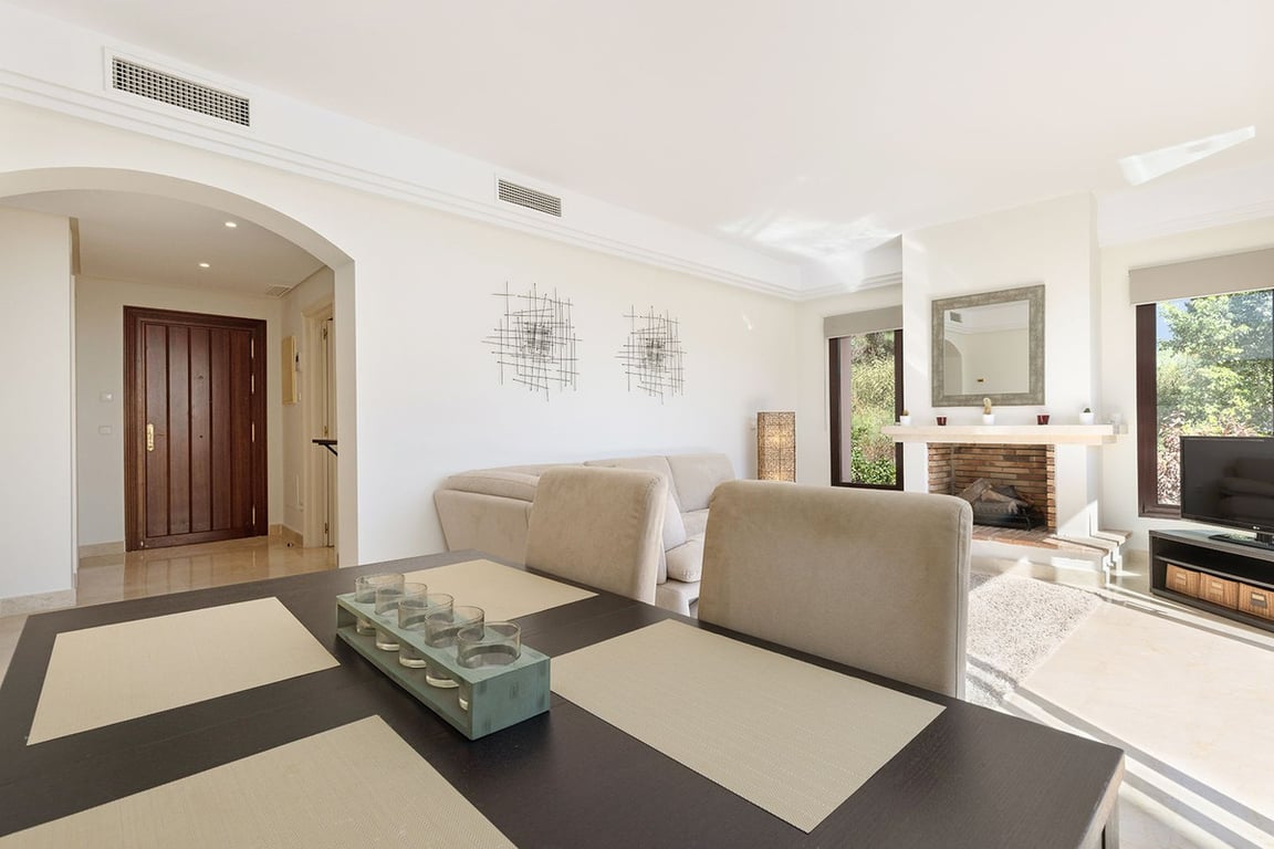 Penthouse in Benahavis - Image 3
