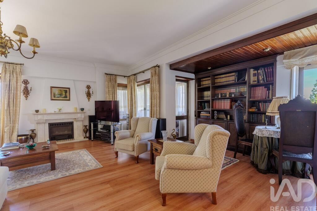 Apartment in Areeiro - Image 3