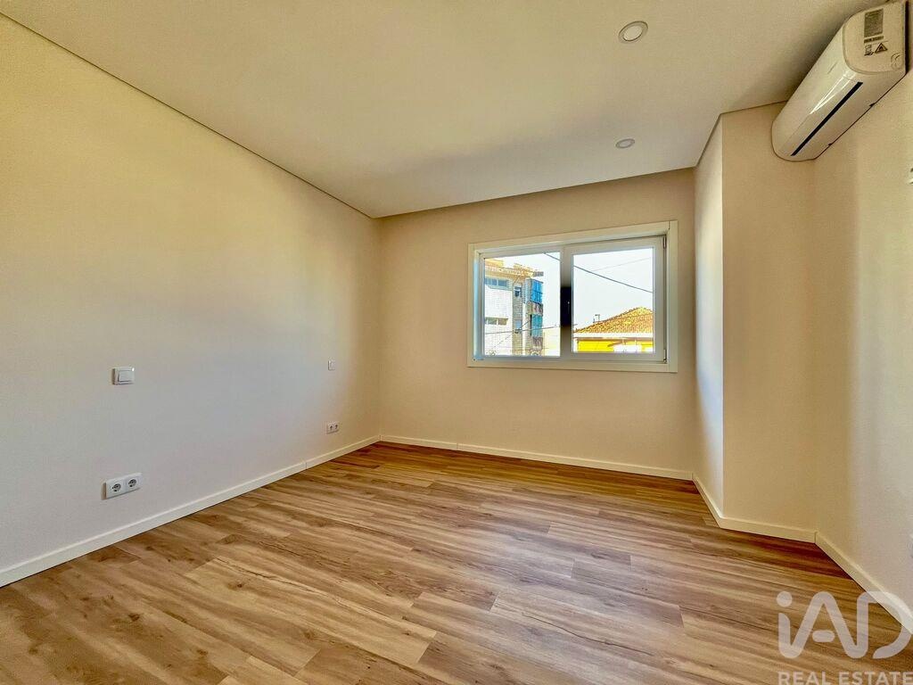 House in Baguim do Monte - Image 3