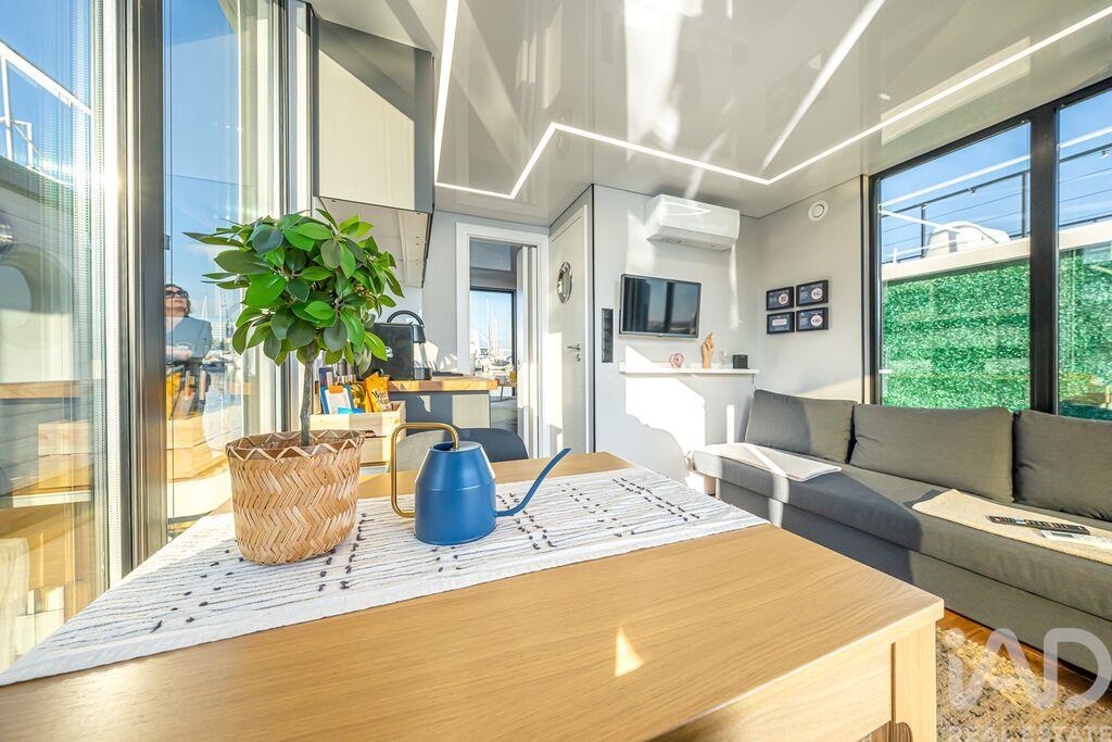 Apartment in Olivais - Image 2