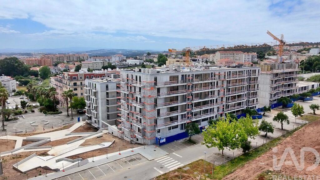 Apartment in Oliveira do Douro - Image 3