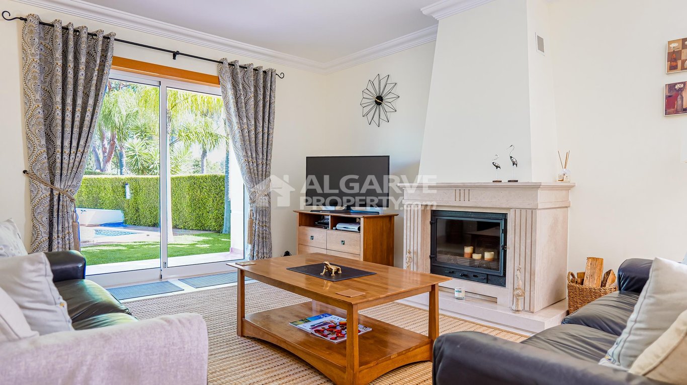 Apartment in Quarteira - Image 2