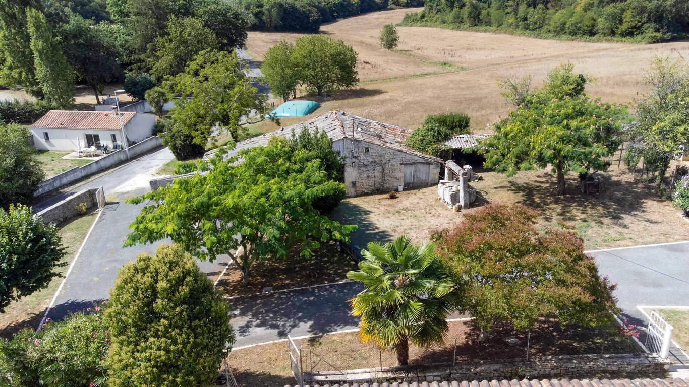 House in Pons - Image 3