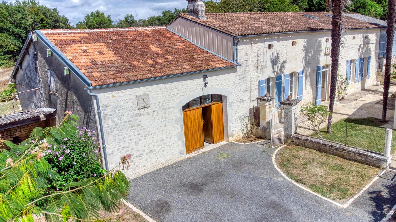 House in Pons