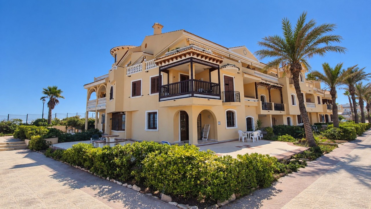 Apartment in Dehesa de Campoamor - Image 2