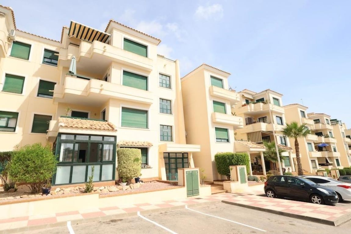 Apartment in Dehesa de Campoamor - Image 2