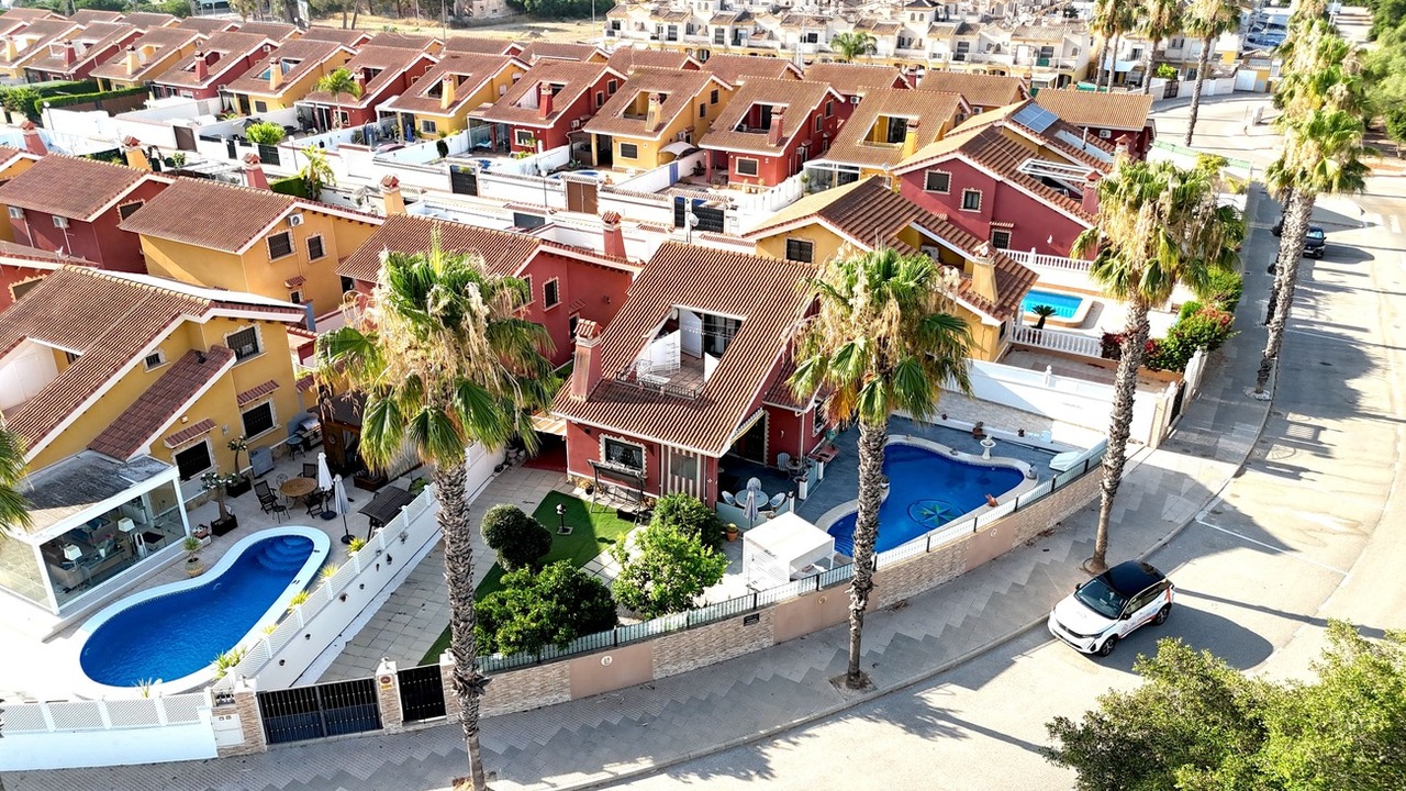 Villa in Guardamar del Segura - Image 3