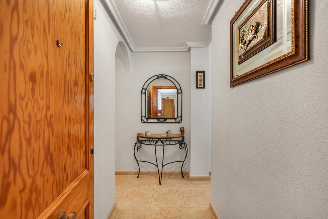 Apartment in Torrevieja - Image 3