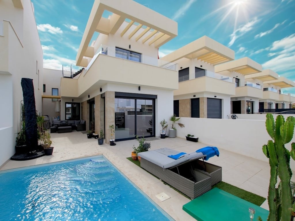 Villa in Los Montesinos - Image 3