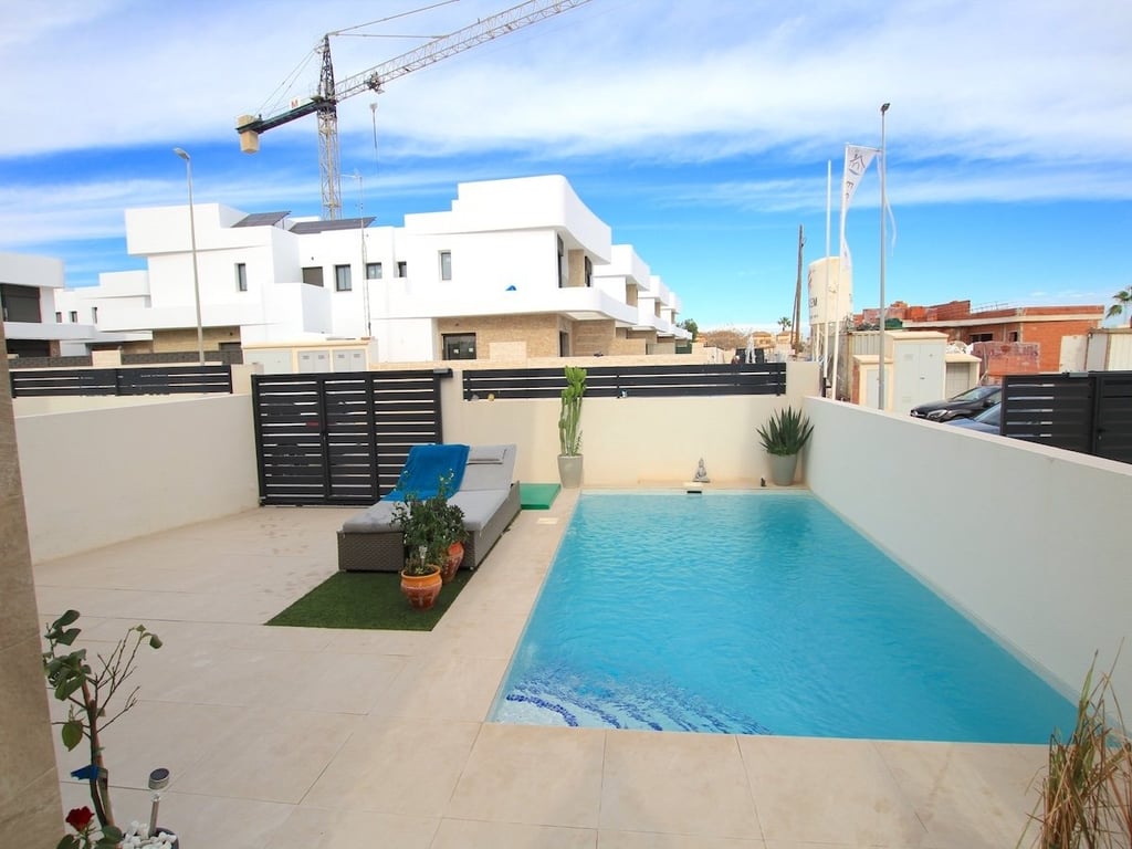 Villa in Los Montesinos - Image 2