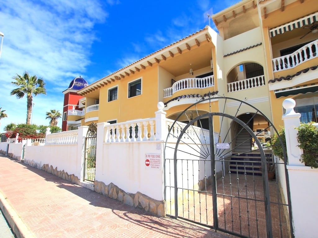 Apartment in Ciudad Quesada - Image 2