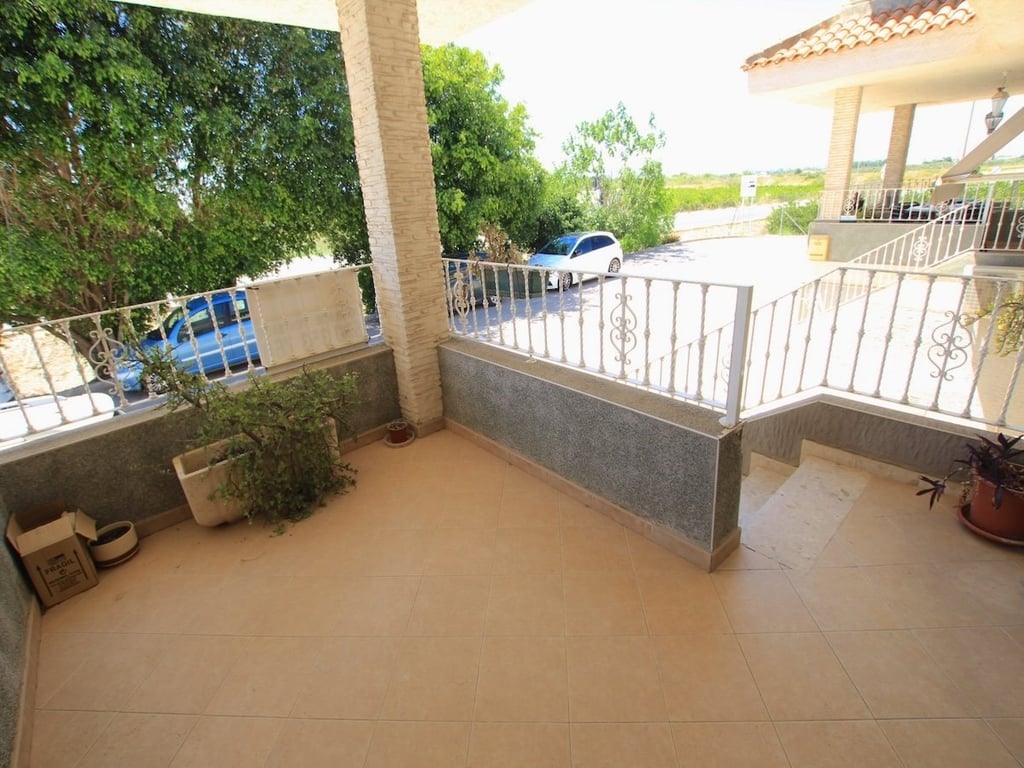 House in Los Palacios - Image 2