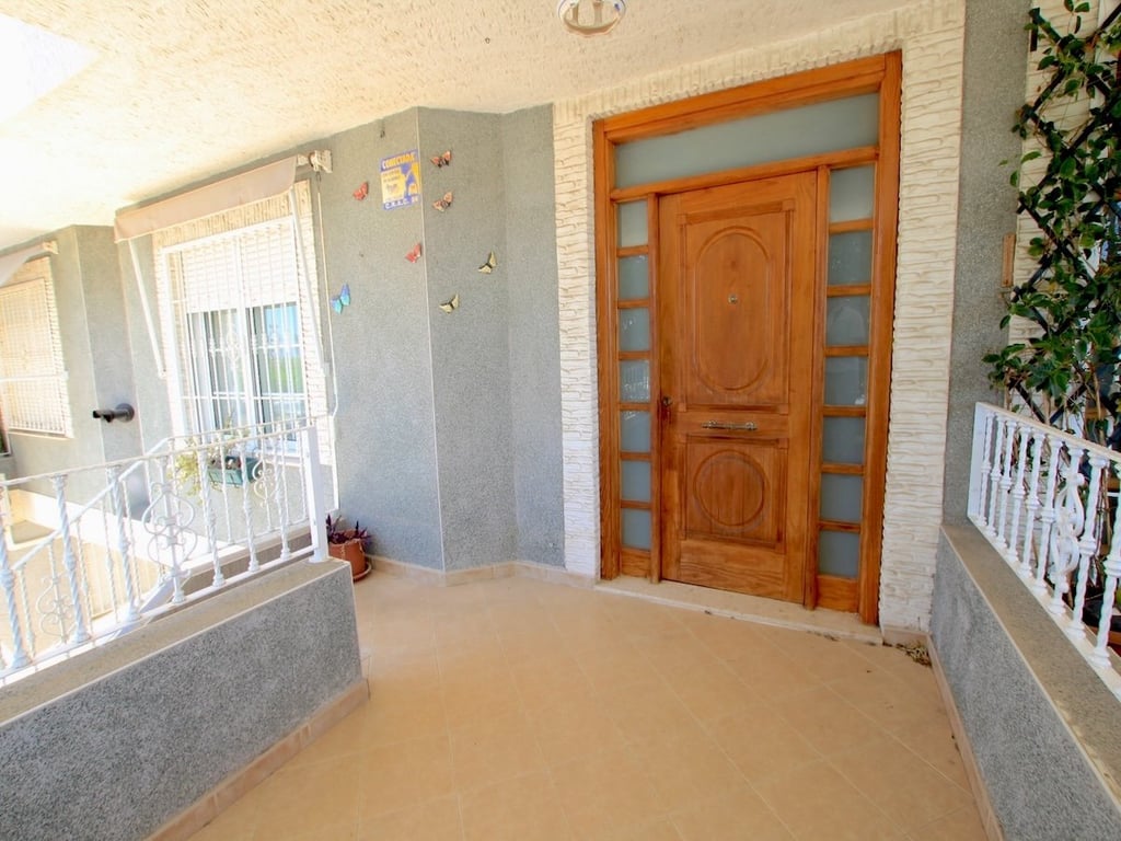 House in Los Palacios - Image 3