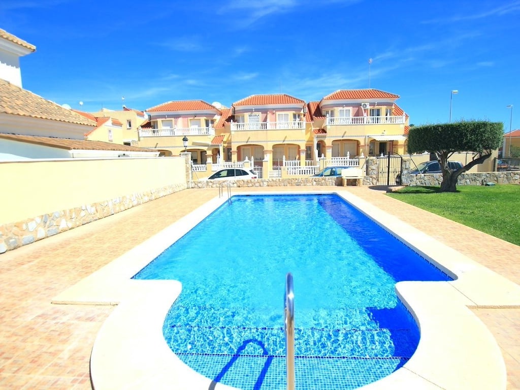 House in Villamartin - Image 3