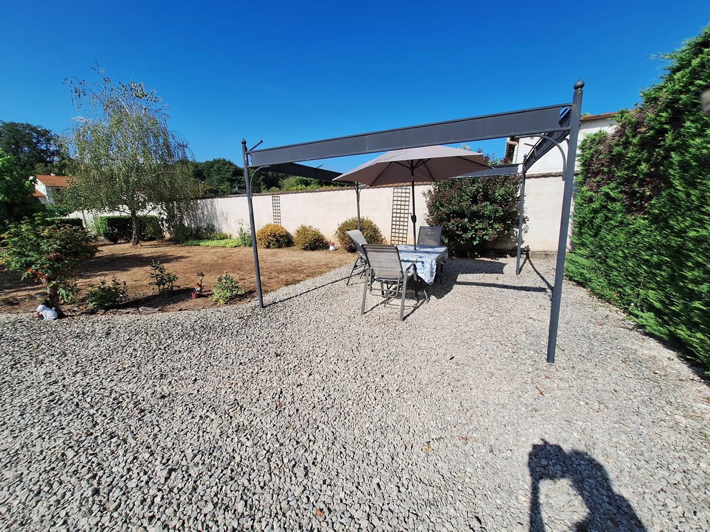 House in Charroux - Image 2
