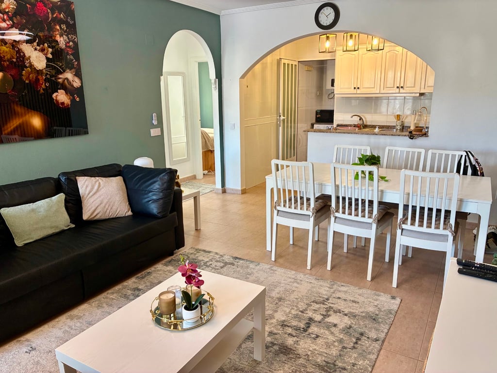 Apartment in Villamartin - Image 3