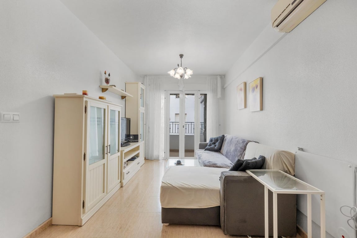Apartment in Torrevieja - Image 3