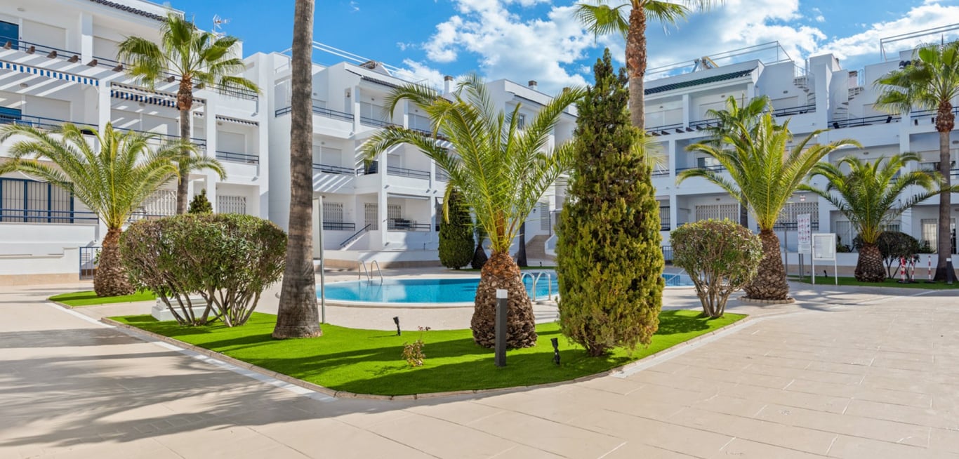 Apartment in Torrevieja - Image 2