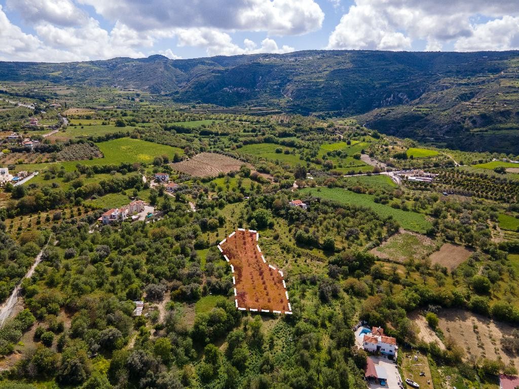 Land in Giolou - Image 2