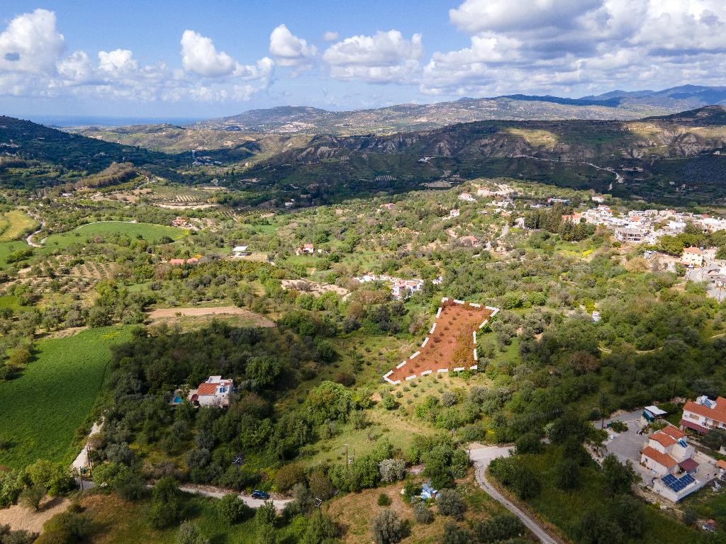 Land in Giolou - Image 3