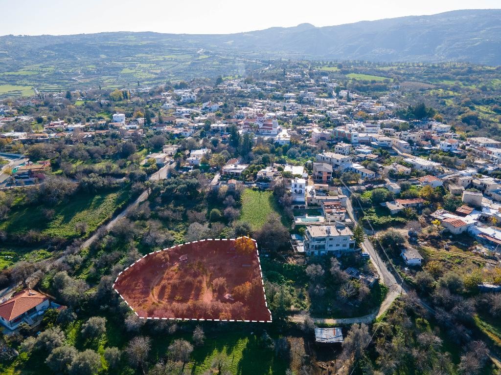 Land in Giolou - Image 2