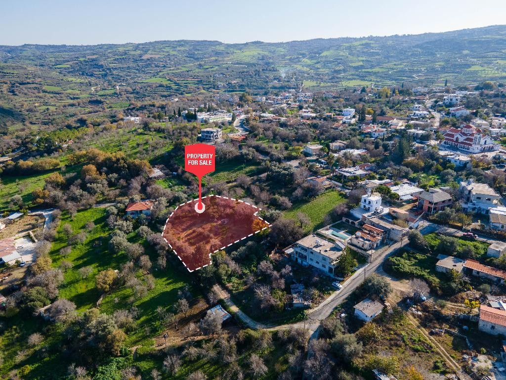 Land in Giolou