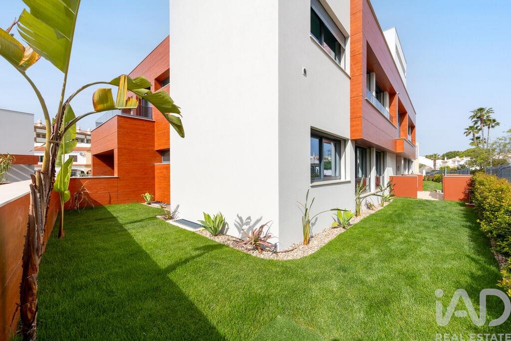 Apartment in Quarteira - Image 2