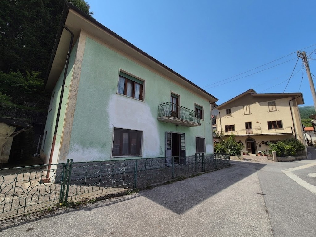 House in Vagli Sotto - Image 3