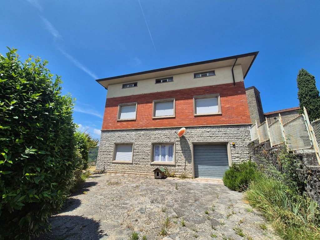 House in Villa Collemandina - Image 2