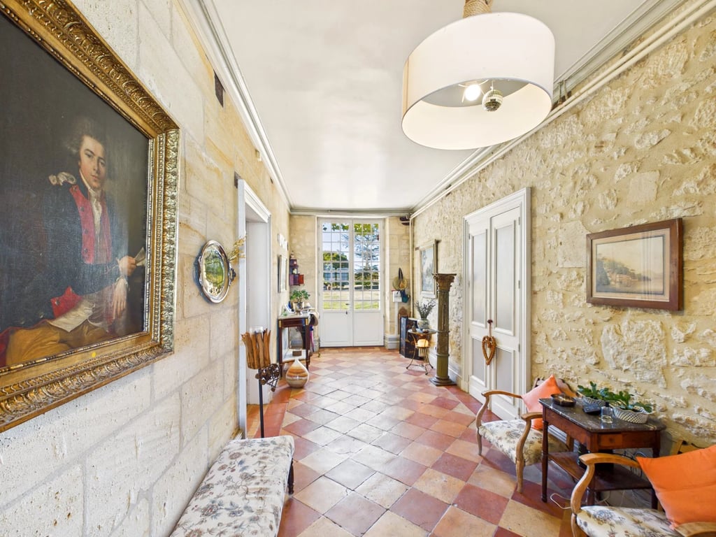 House in Saint-Etienne-de-Lisse - Image 3