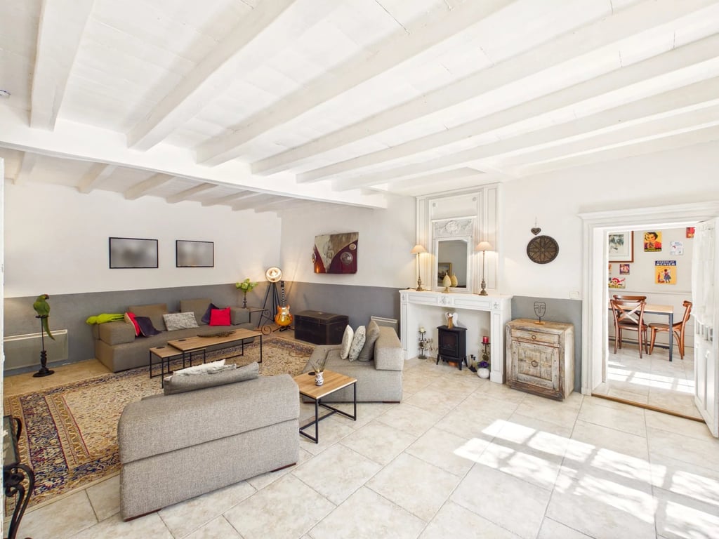 House in Saint-Jean-d'Angely - Image 3