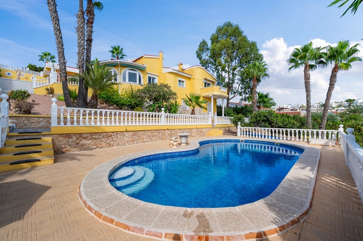 Villa in Ciudad Quesada - Image 2