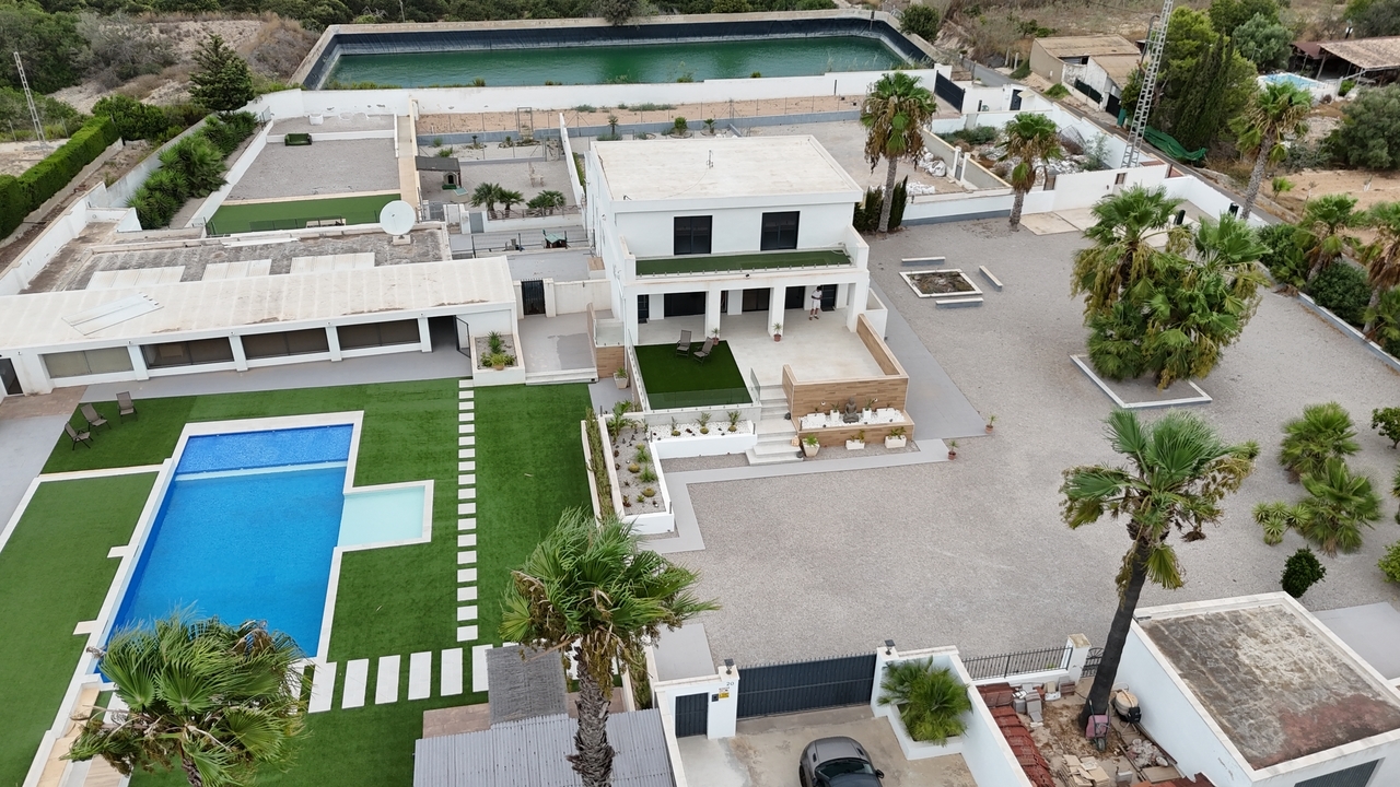 Villa in Los Montesinos