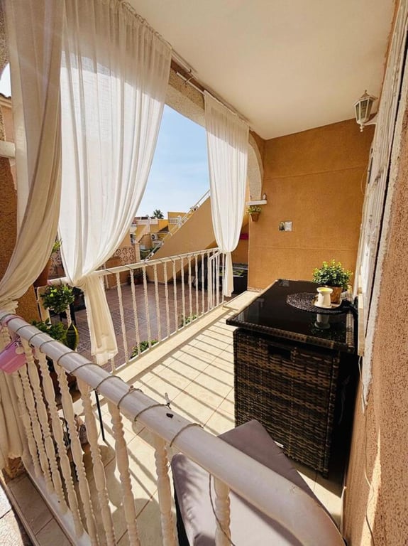 Apartment in Dehesa de Campoamor - Image 2