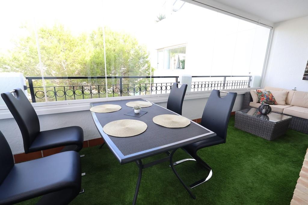 Apartment in Villamartin - Image 3