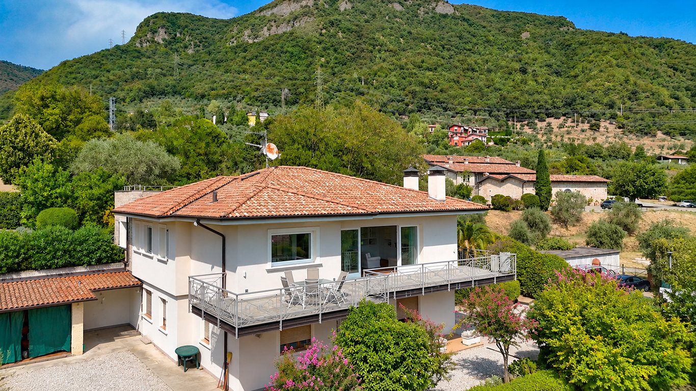 Villa in Bocca di Croce - Image 3