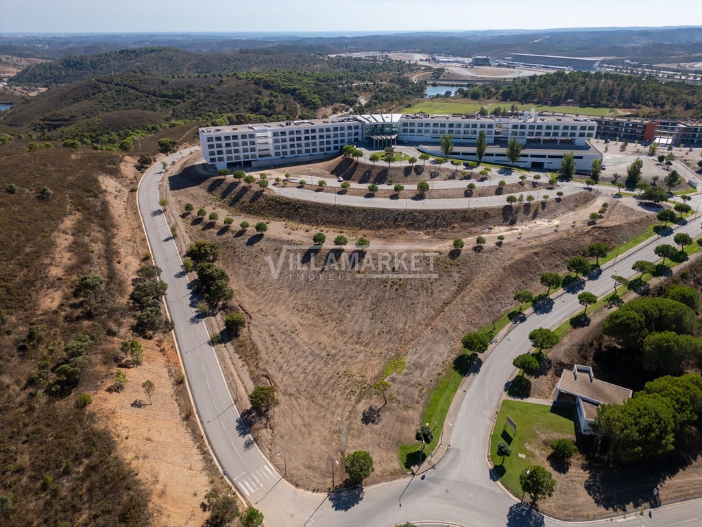 Land in Portimao