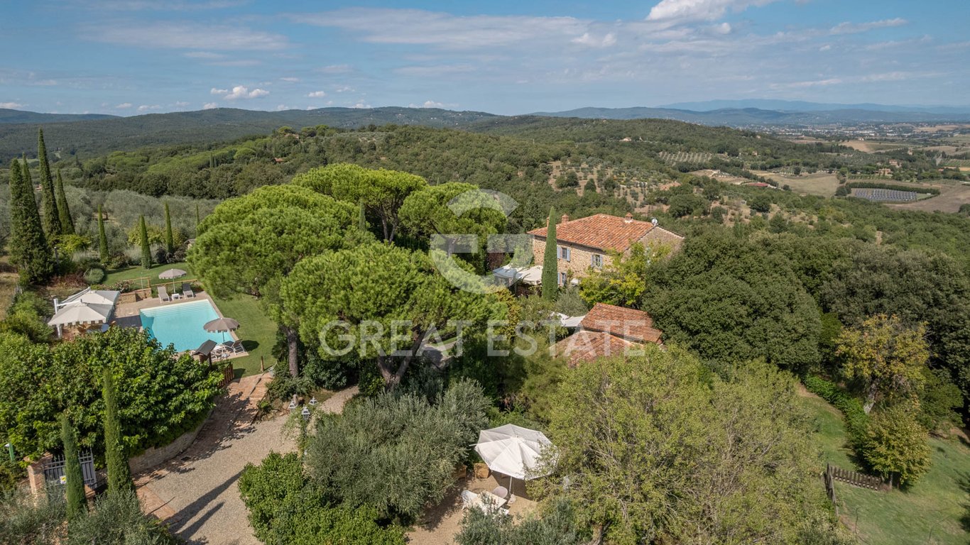 House in Lucignano - Image 2