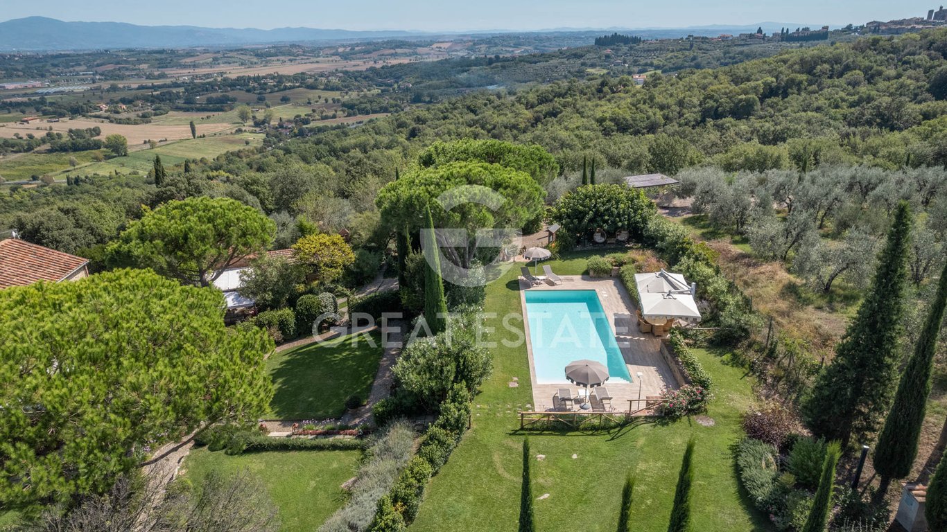House in Lucignano - Image 3