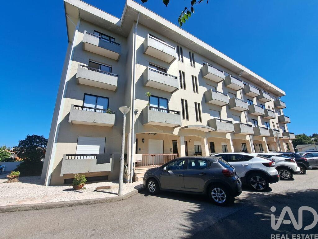 Apartment in Santa Maria da Feira - Image 2